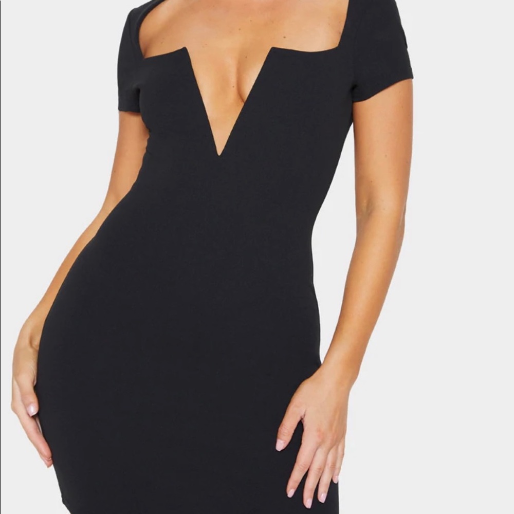 PrettyLittleThing SOLD OUT 90’s Y2K Deep V Mini Sz 6